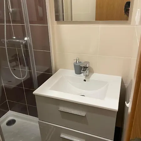 005 * Mantes-la-Jolie